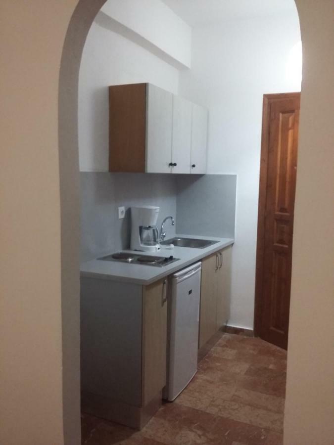 Marili Downstairs Apartments Roda  Exterior foto